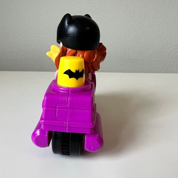 Fisher-Price DC Super Friends Batgirl and Batmobile 2020 - Picture 5 of 10